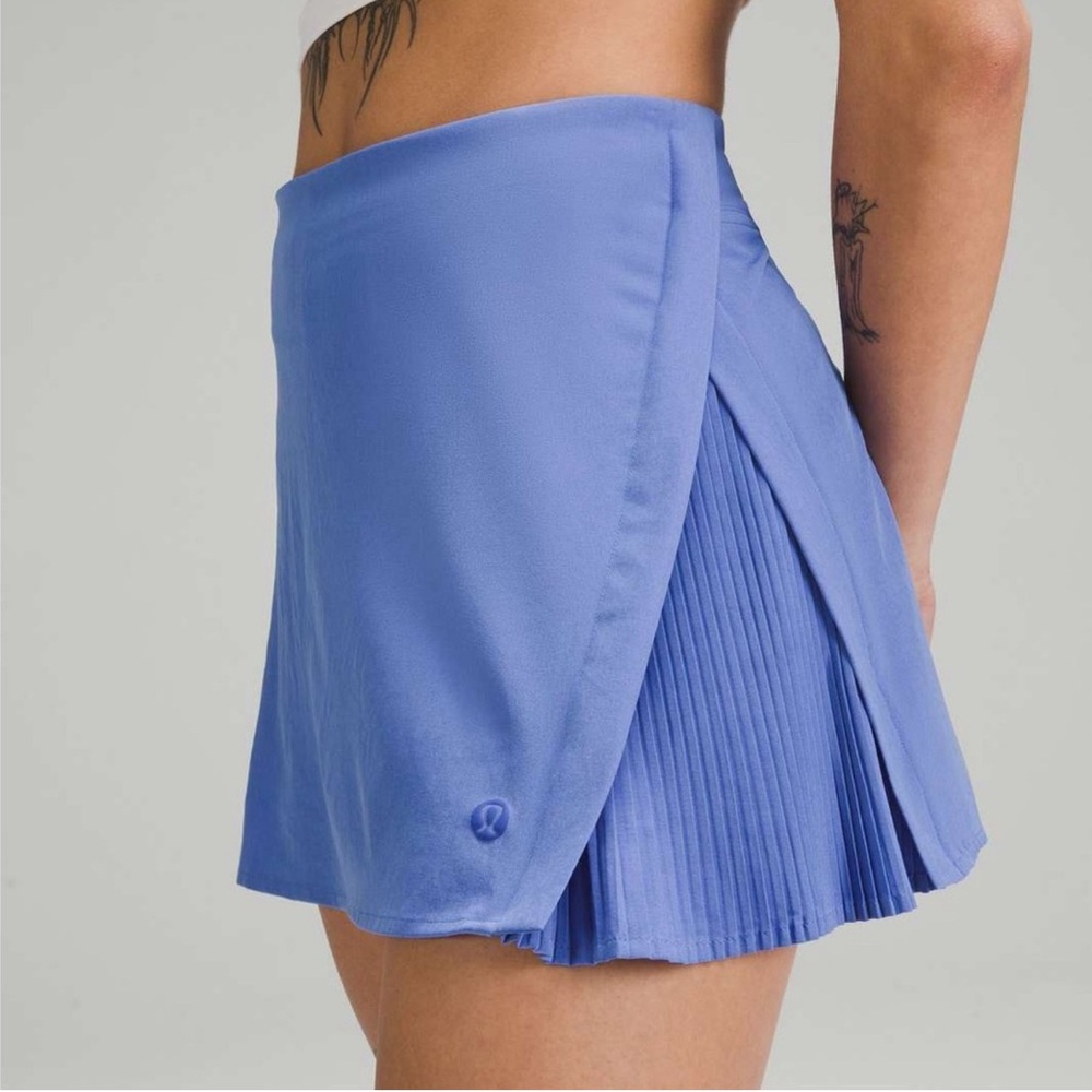 Lululemon Pleated Skirt, size US 6